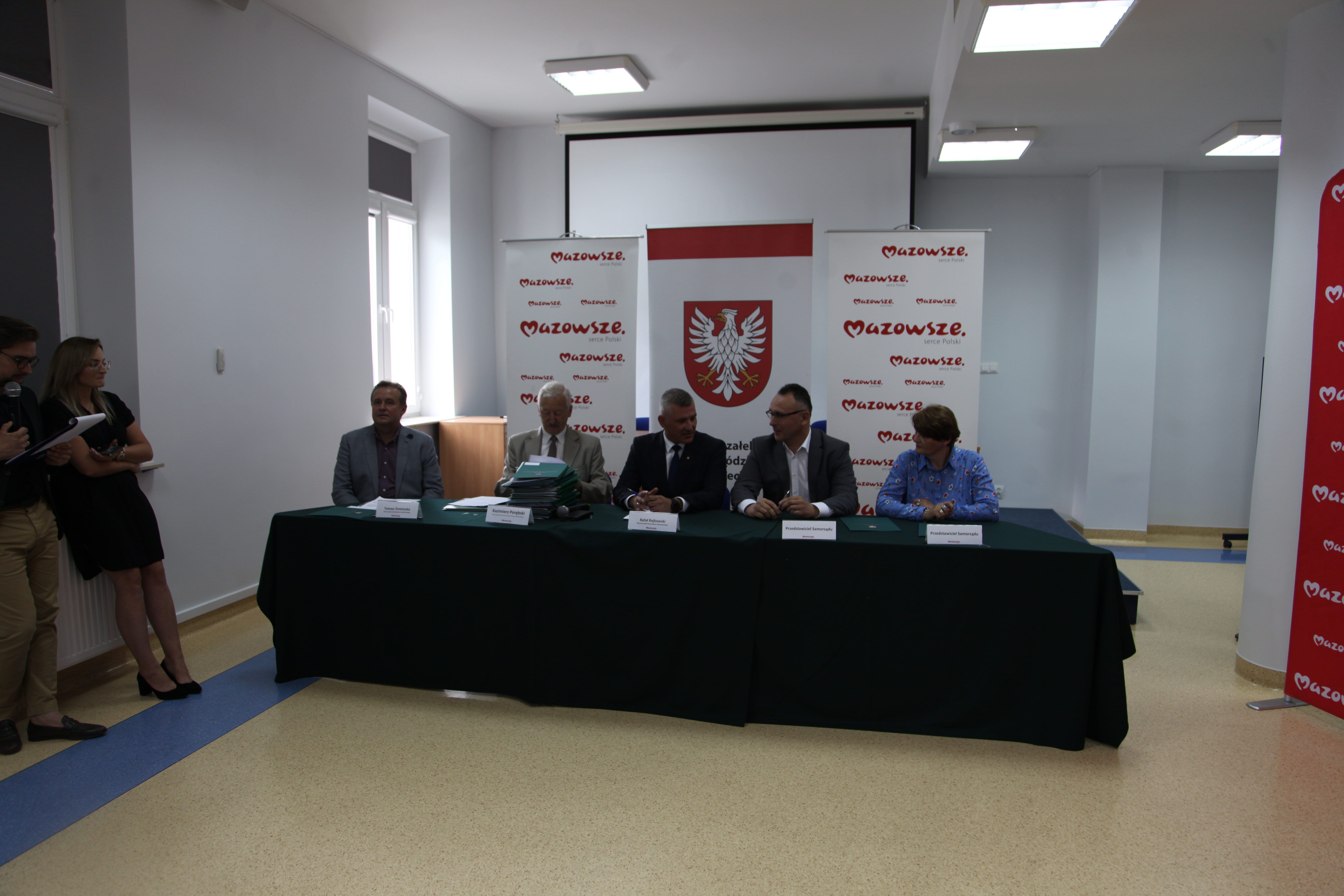 Podpisanie umowy przez Pana Burmistrza Tomasza Matlakiewicza
